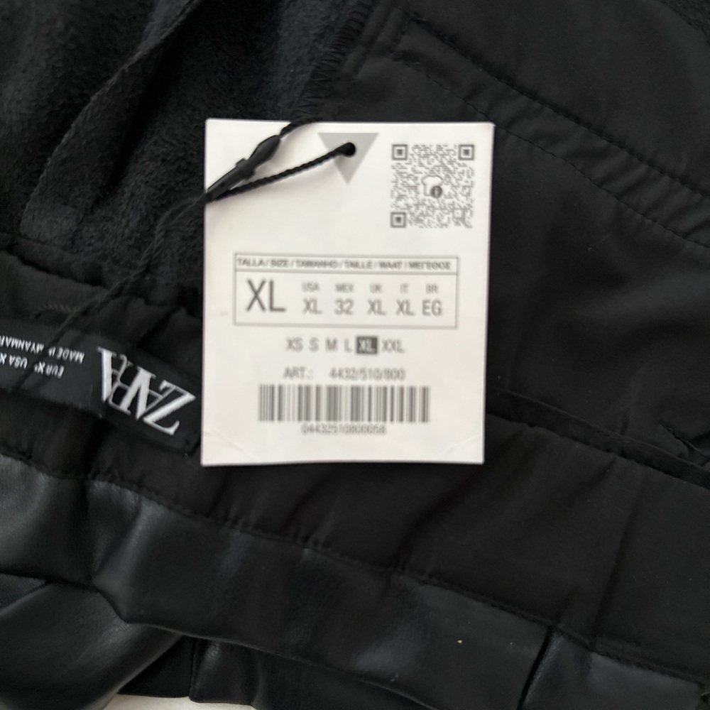 Zara High Waist Black Leather Shorts - Picture 4 of 4